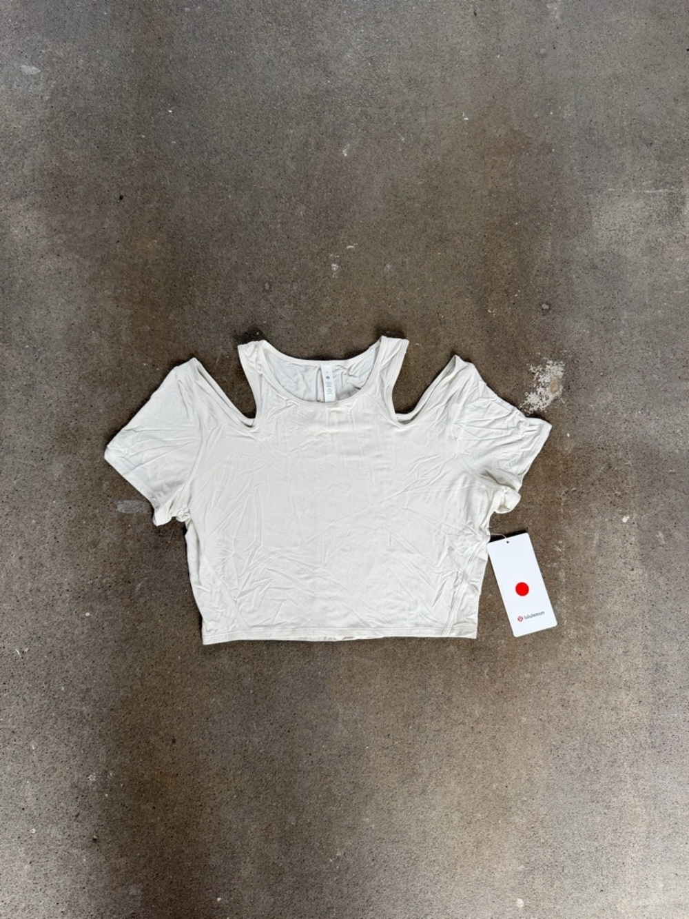 NWT Lululemon Shoulder Cut Out Yoga T Shirt Bone Size 12 Activewear Athleisure - Picture 6 of 11